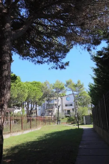 Pines Paradise At Blue Laguna Residence Golem  Prázdninový dům Golem (Tirana)